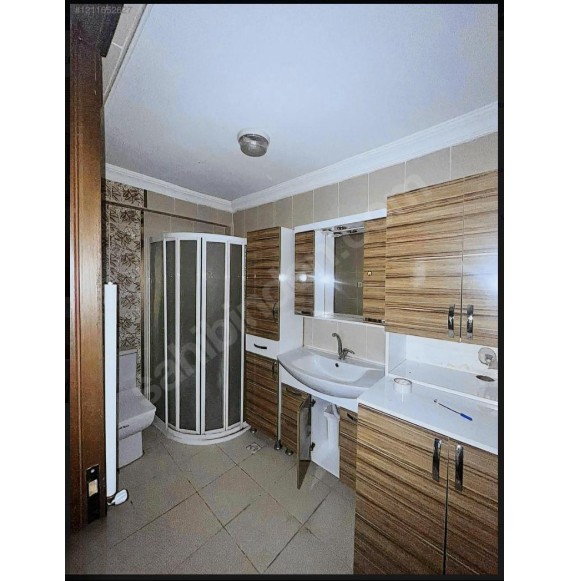 AYVALI MERKEZ CAMİİ YAKINI 2+1 KAT KONUMUNDA KIRALIK DAİRE