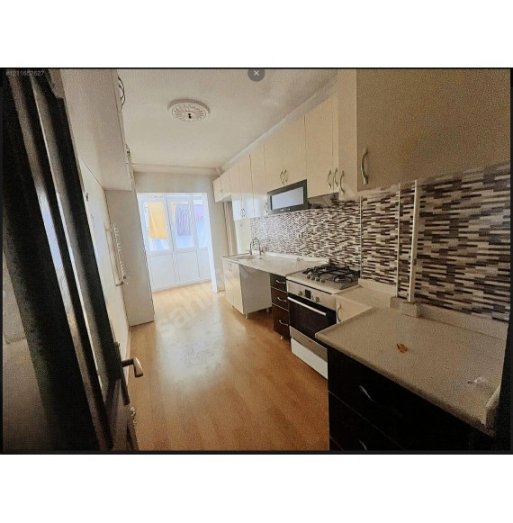 AYVALI MERKEZ CAMİİ YAKINI 2+1 KAT KONUMUNDA KIRALIK DAİRE