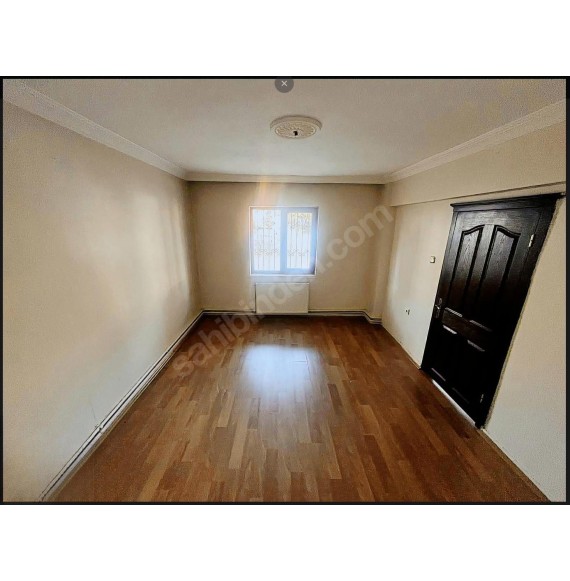 AYVALI MERKEZ CAMİİ YAKINI 2+1 KAT KONUMUNDA KIRALIK DAİRE