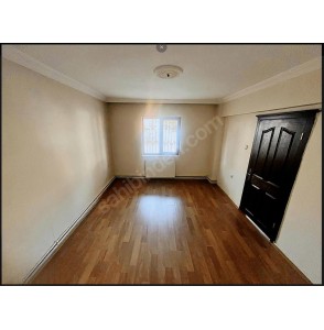 AYVALI MERKEZ CAMİİ YAKINI 2+1 KAT KONUMUNDA KIRALIK DAİRE