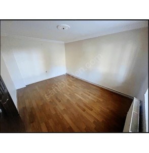 AYVALI MERKEZ CAMİİ YAKINI 2+1 KAT KONUMUNDA KIRALIK DAİRE