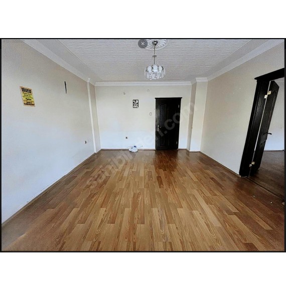 AYVALI MERKEZ CAMİİ YAKINI 2+1 KAT KONUMUNDA KIRALIK DAİRE