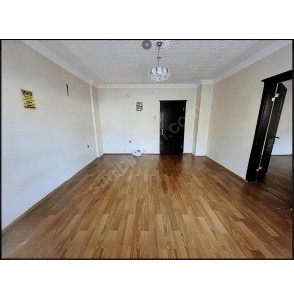 AYVALI MERKEZ CAMİİ YAKINI 2+1 KAT KONUMUNDA KIRALIK DAİRE