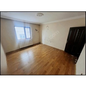 AYVALI MERKEZ CAMİİ YAKINI 2+1 KAT KONUMUNDA KIRALIK DAİRE
