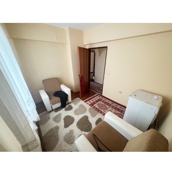 FIRSAT DAİRESİ KAFKASLAR 'DA CADDE YANI 3+1 ÖN CEPHE ARA KAT