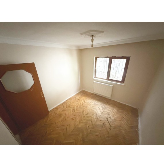KARTALTEPE CADDESİ ÜZERİ 3+1 YENI BOYANMIS KİRALIK DAİRE