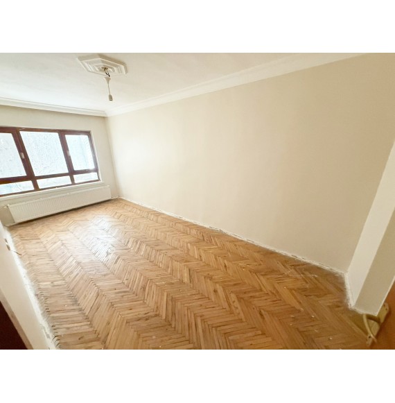 KARTALTEPE CADDESİ ÜZERİ 3+1 YENI BOYANMIS KİRALIK DAİRE