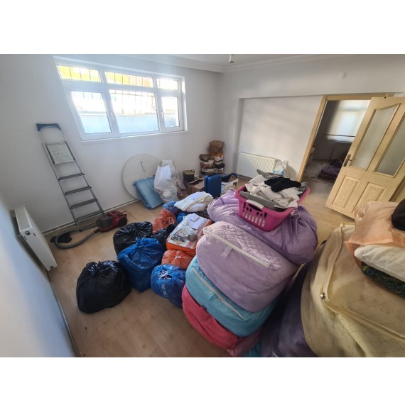 19 MAYIS MAHALLESİ CADDE ÜZERİ KAT KONUMUNDA ALTI TAM DAİRE