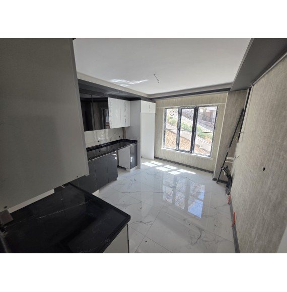 ÖZLEM CADDESİ YAKINI 3+1 FULL YAPILI SIFIR EXTRA GENİŞLİKTE
