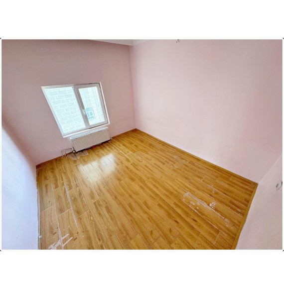 AŞIK VEYSEL CADDESİ YAKINI 3+1 KAT KONUMUNDA MASRAFSIZ