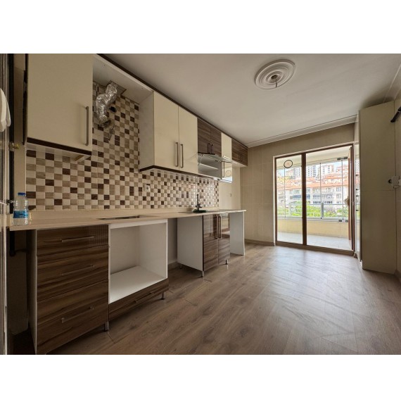 ESERTEPE CADDE ÜZERİ 3+1 KATTA FULL YAPILI DAİRE