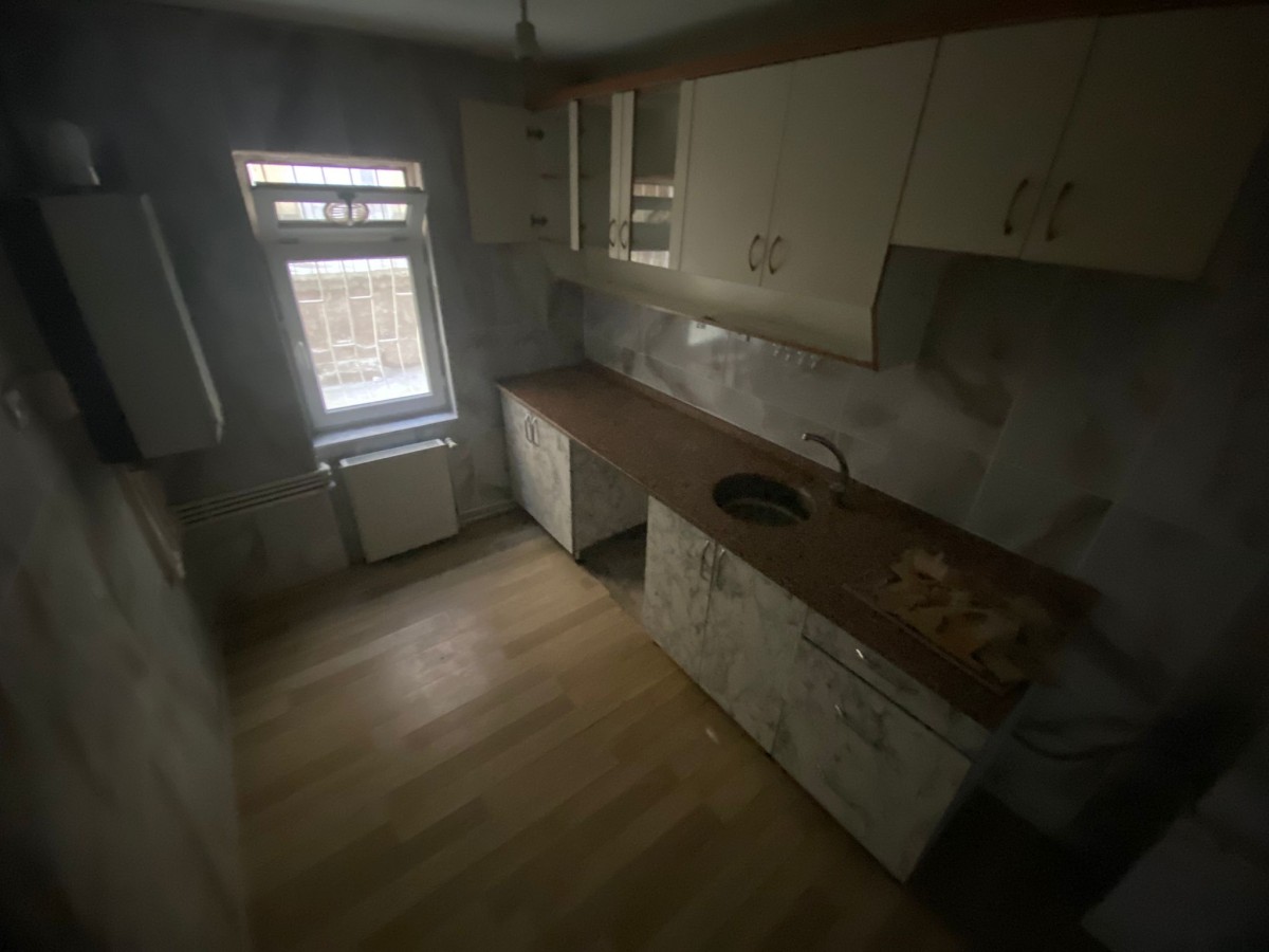 İNCİRLİ ANA CADDE ÜZERİ 2+1...