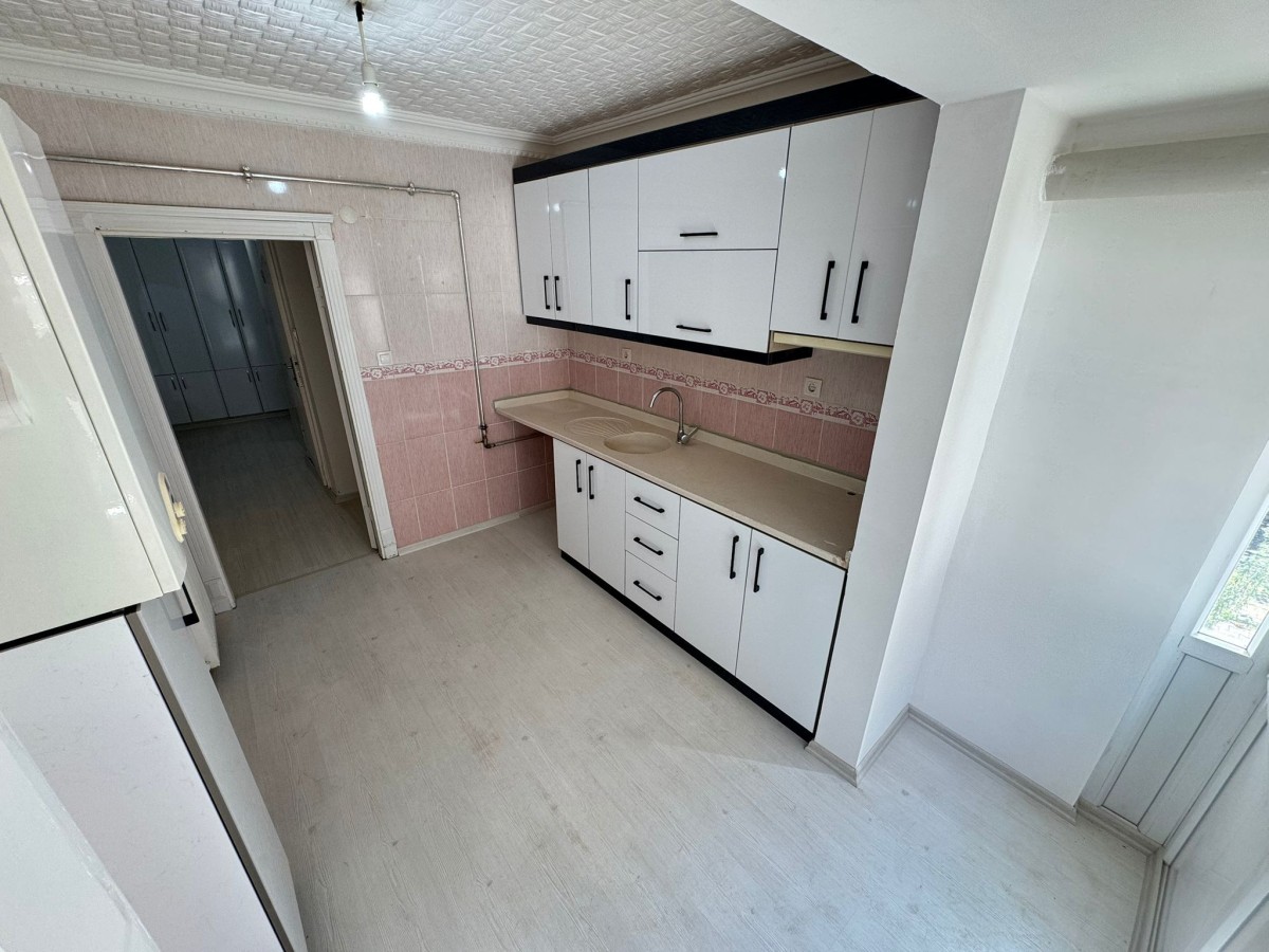 ESERTEPE ANA CADDE ÜZERİ...