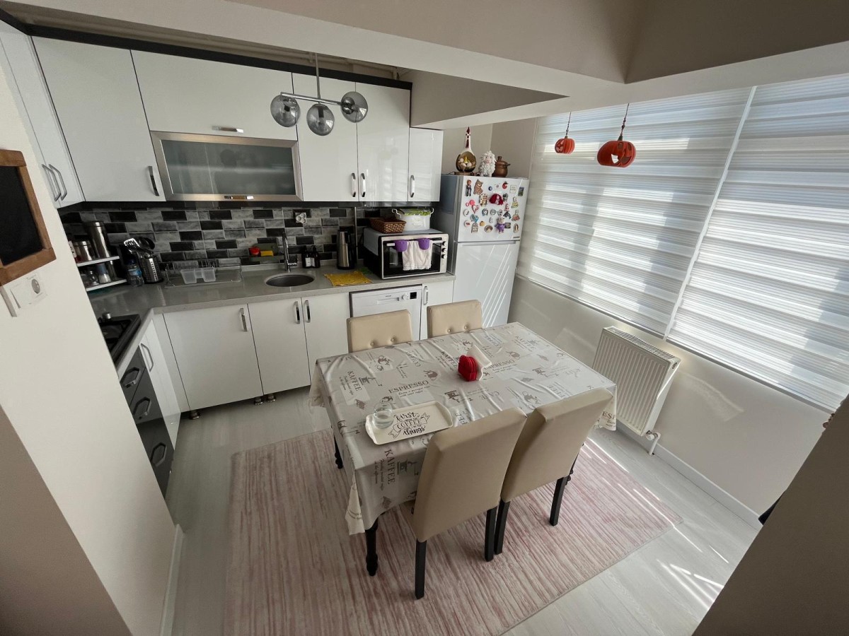 19 MAYIS CADDE YAKINI 3+1...