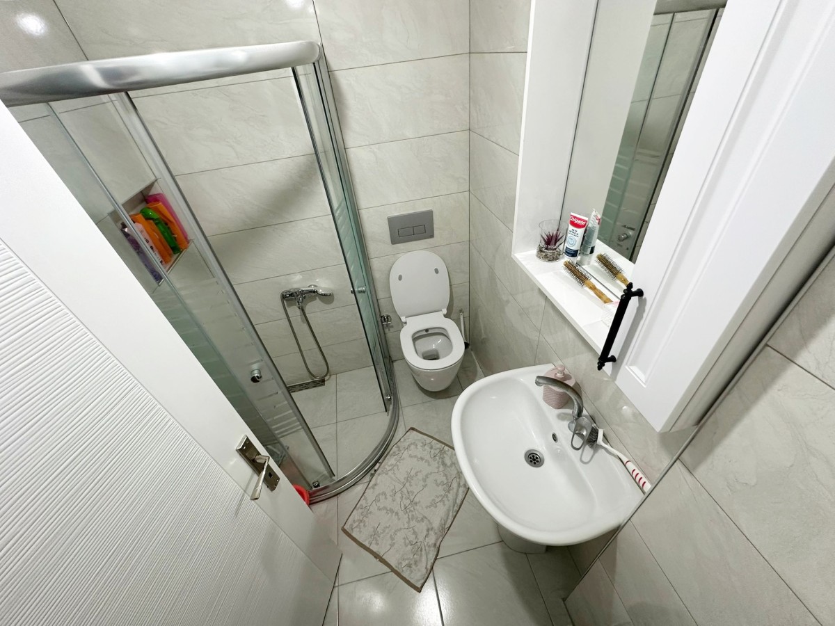 YAYLA'DA ASANSÖRLÜ BİNADA...