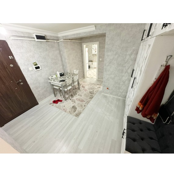 YAYLA'DA ASANSÖRLÜ BİNADA 2+1 YAPILI MASRAFSIZ GENİŞ SATILIK DAİRE