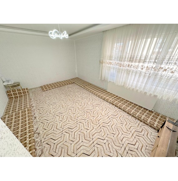 YAYLA'DA ASANSÖRLÜ BİNADA 3+1 GENİŞ YAPILI MASRAFSIZ SATILIK DAİRE