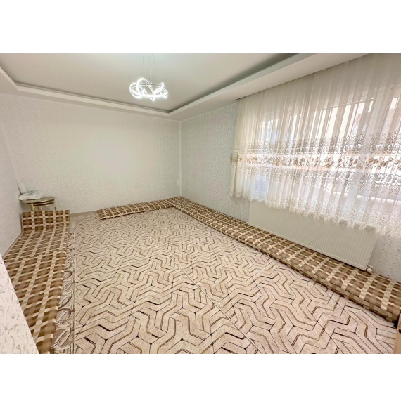 YAYLA'DA ASANSÖRLÜ BİNADA 3+1 GENİŞ YAPILI MASRAFSIZ SATILIK DAİRE