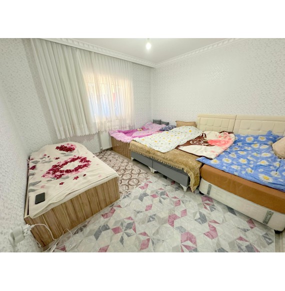 YAYLA'DA ASANSÖRLÜ BİNADA 3+1 GENİŞ YAPILI MASRAFSIZ SATILIK DAİRE