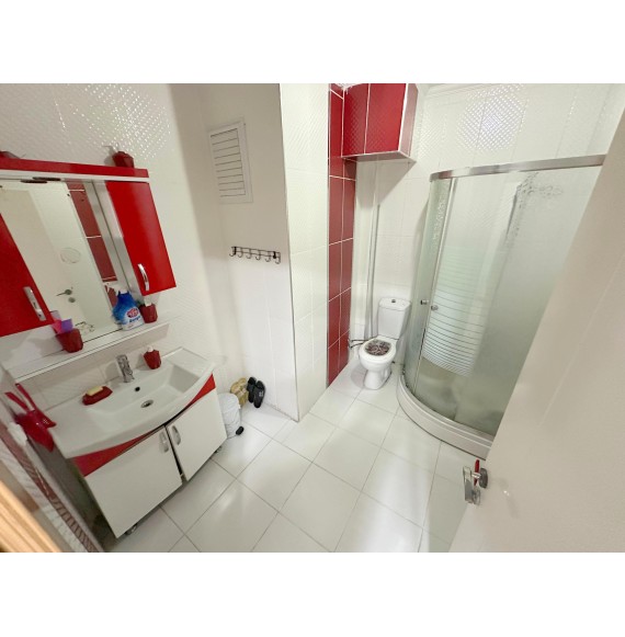 YAYLA'DA ASANSÖRLÜ BİNADA 3+1 GENİŞ YAPILI MASRAFSIZ SATILIK DAİRE