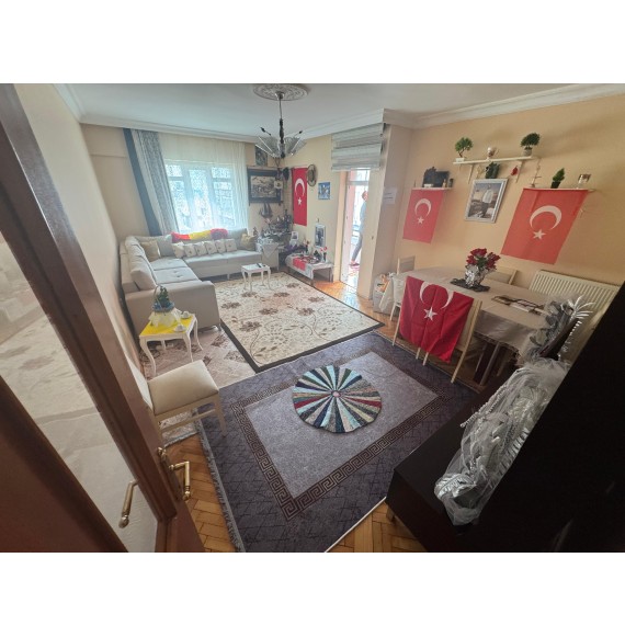 KAFKASLAR'DA 3. KAT AÇIK-KAPALI BALKONLU 3+1 GENİŞ MASRAFSIZ DAİRE