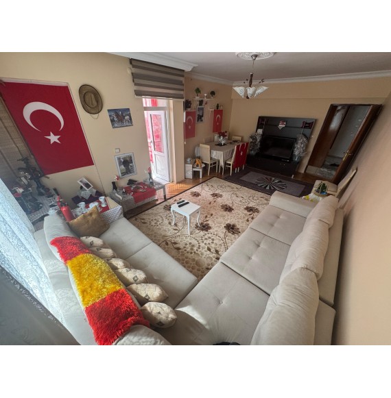 KAFKASLAR'DA 3. KAT AÇIK-KAPALI BALKONLU 3+1 GENİŞ MASRAFSIZ DAİRE