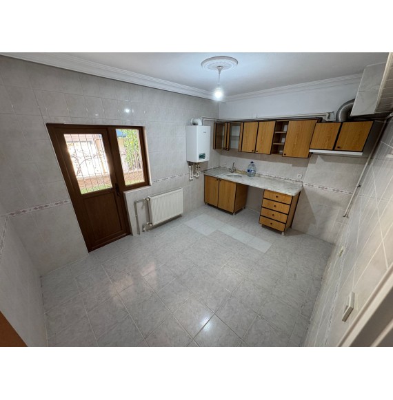 UFUKTEPE'DE 4+1 GENİŞ MASRAFSIZ KENDİNE AİT BAHÇELİ SATILIK DAİRE