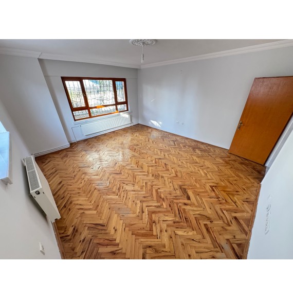 UFUKTEPE'DE 4+1 GENİŞ MASRAFSIZ KENDİNE AİT BAHÇELİ SATILIK DAİRE