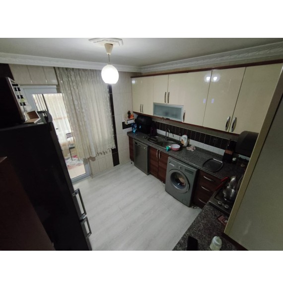 YAYLA'DA ASANSÖRLÜ 4+1 ÇİFT BALKONLU SATILIK DAİRE